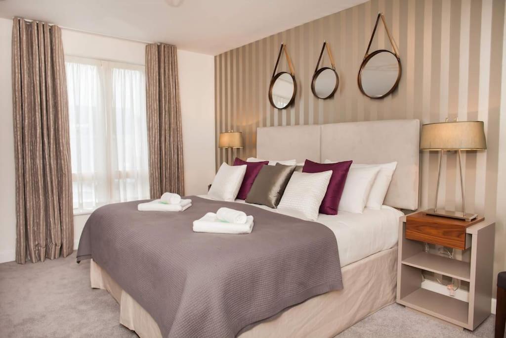 Stylish And Central Two Bedroom & Two Bathroom Apartment With Free Parking Eksteriør bilde