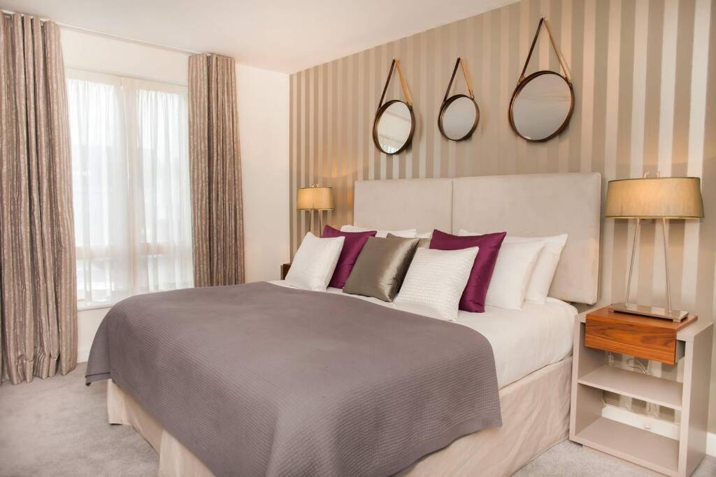 Stylish And Central Two Bedroom & Two Bathroom Apartment With Free Parking Eksteriør bilde