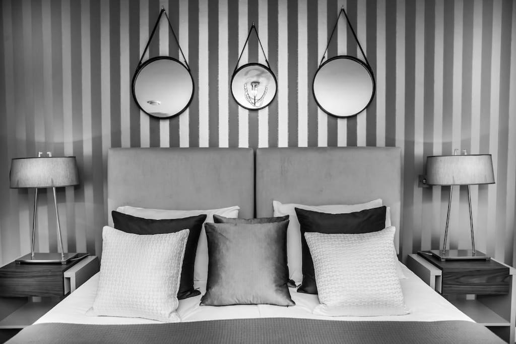 Stylish And Central Two Bedroom & Two Bathroom Apartment With Free Parking Eksteriør bilde