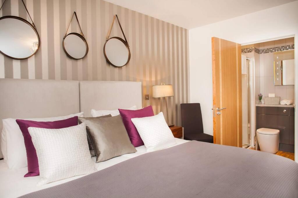 Stylish And Central Two Bedroom & Two Bathroom Apartment With Free Parking Eksteriør bilde